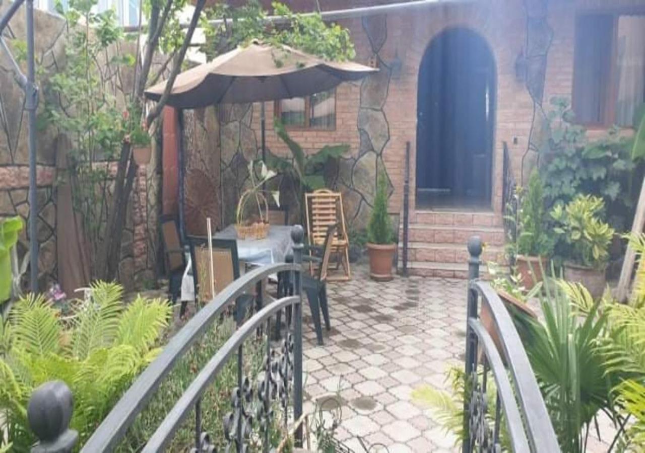 Tamar Guest House Gori Luaran gambar